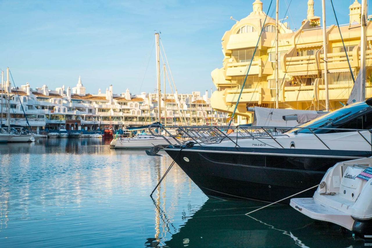 Popeye Suite: Puerto Marina Island Retreat with Rooftop Pool Benalmadena Exterior photo