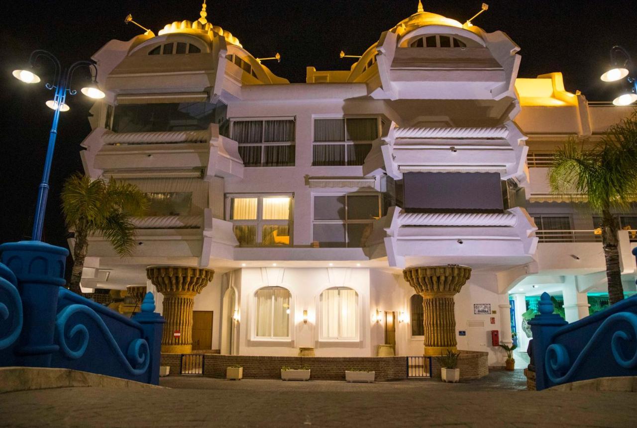 Popeye Suite: Puerto Marina Island Retreat with Rooftop Pool Benalmadena Exterior photo